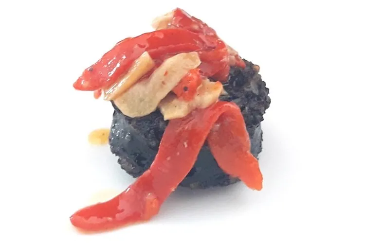 Saquito de morcilla de Burgos con piquillos