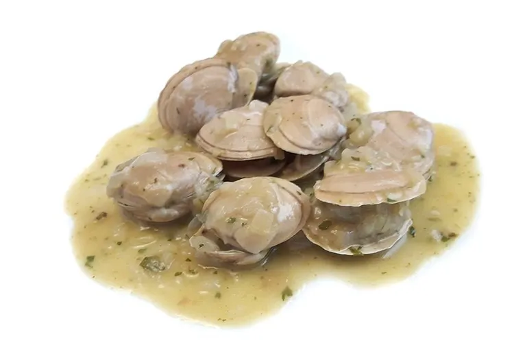 Almejas en salsa verde