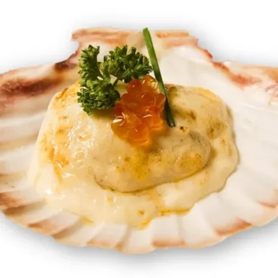 Vieira con muselina de ajo y caviar rojo