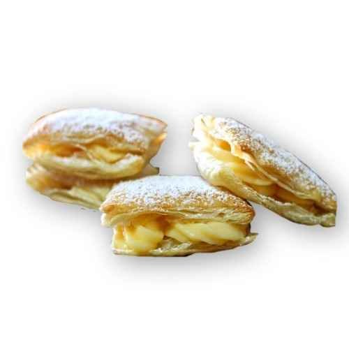 Pastelitos de hojaldre rellenos de crema pastelera «miguelitos»